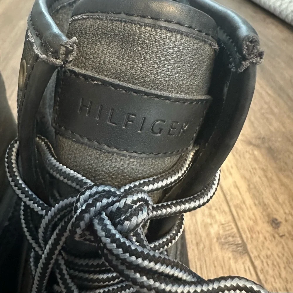 Tommy Hilfiger Men’s Collins Duck Boots, Waterproof, Dark Gray,‎ Black, Size 11